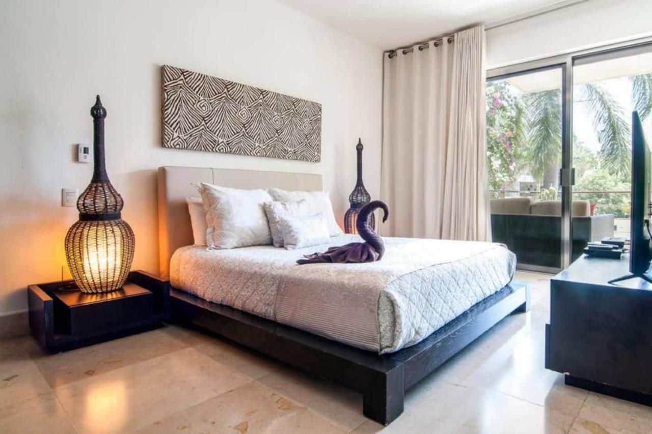 Luxurious & Central Condo In Playa Steps From The Beach Playa del Carmen Esterno foto