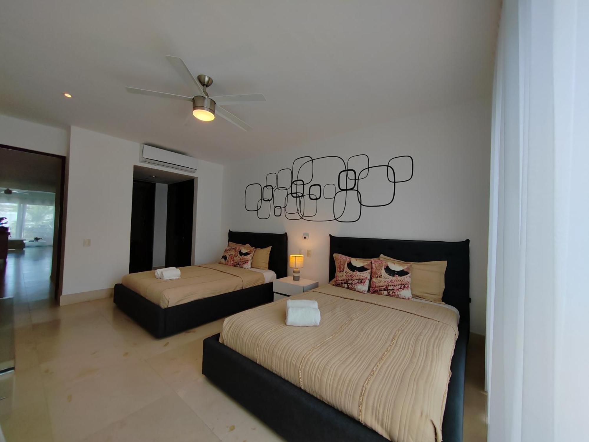Luxurious & Central Condo In Playa Steps From The Beach Playa del Carmen Esterno foto