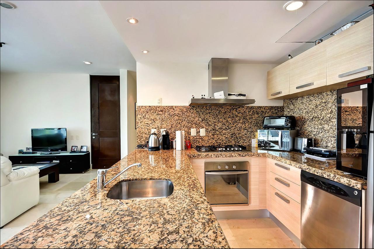 Luxurious & Central Condo In Playa Steps From The Beach Playa del Carmen Esterno foto