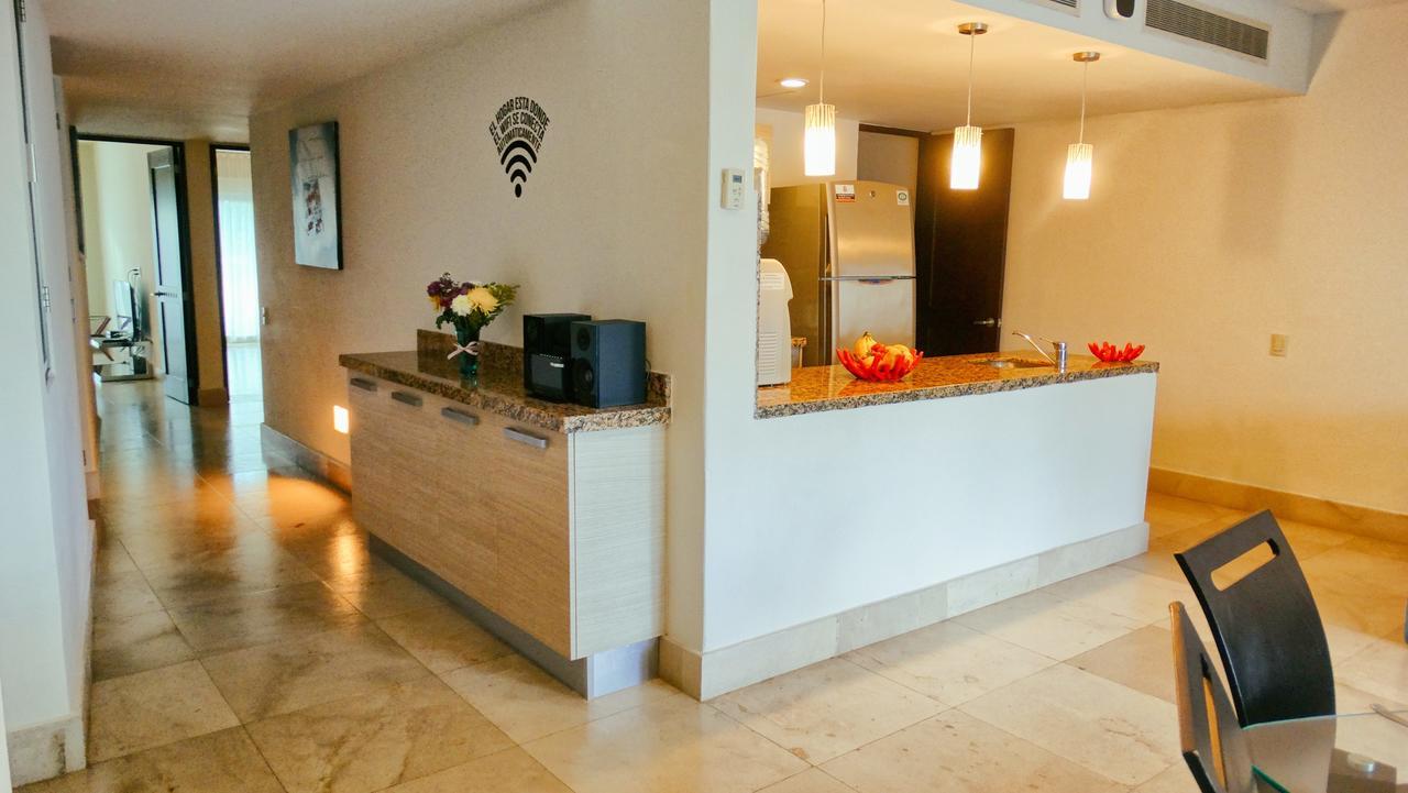 Luxurious & Central Condo In Playa Steps From The Beach Playa del Carmen Esterno foto