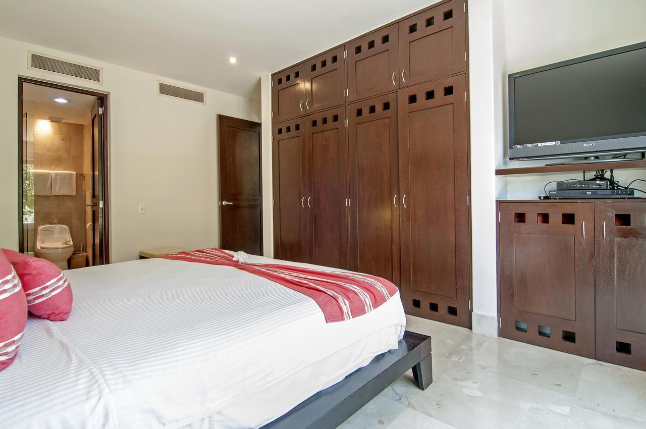 Luxurious & Central Condo In Playa Steps From The Beach Playa del Carmen Esterno foto