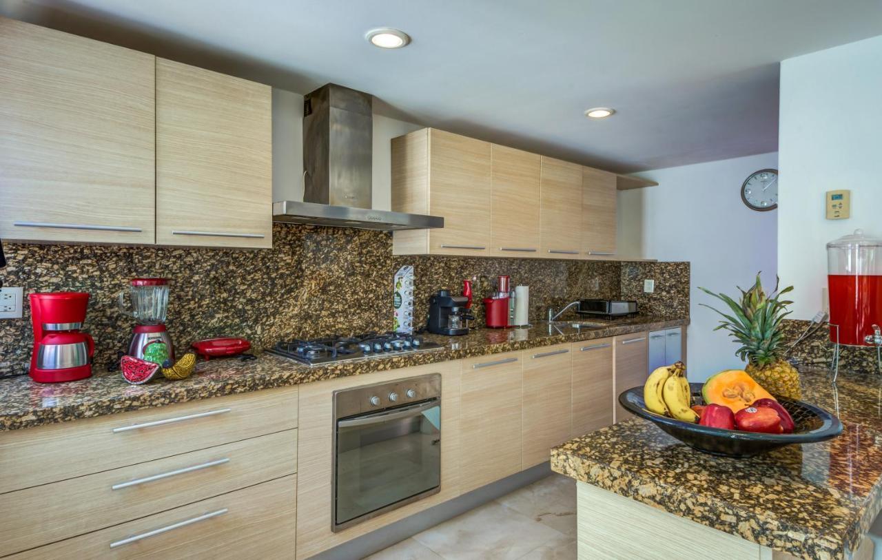 Luxurious & Central Condo In Playa Steps From The Beach Playa del Carmen Esterno foto