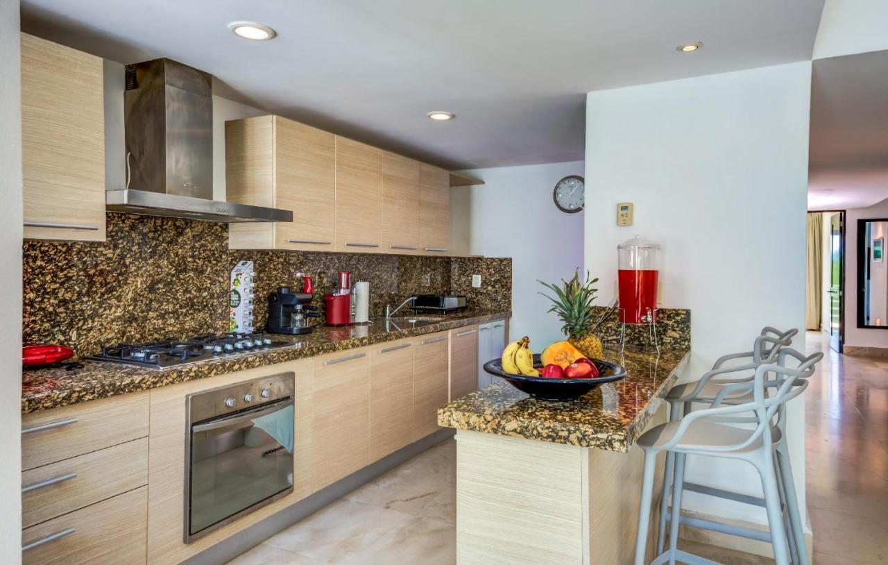 Luxurious & Central Condo In Playa Steps From The Beach Playa del Carmen Esterno foto