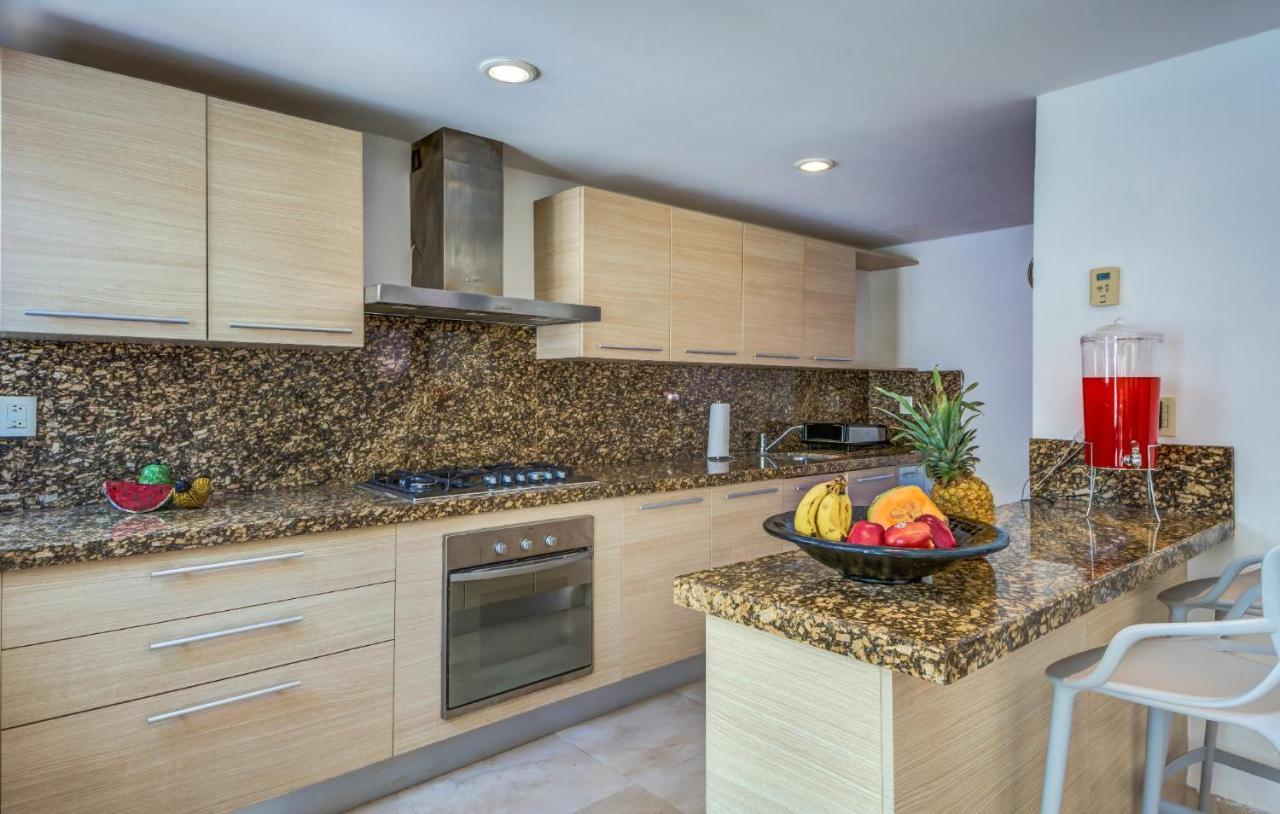 Luxurious & Central Condo In Playa Steps From The Beach Playa del Carmen Esterno foto